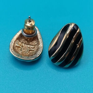 Vintage Signed AMWAY Gold Tone And Black Enamel Stud Pierced Earrings 1/2"